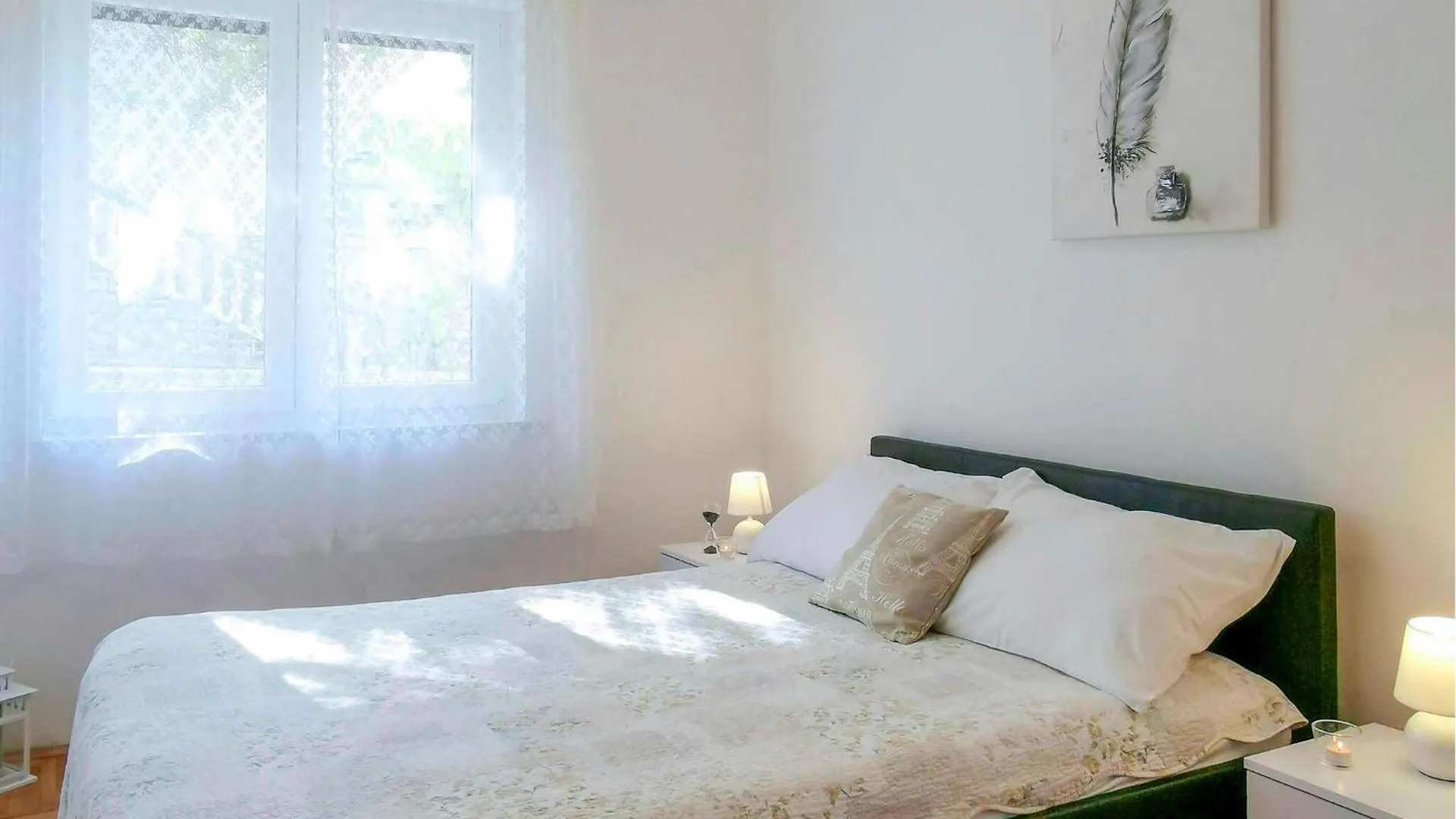 Cozy Apartment In Smrika With Kitchen 0*,