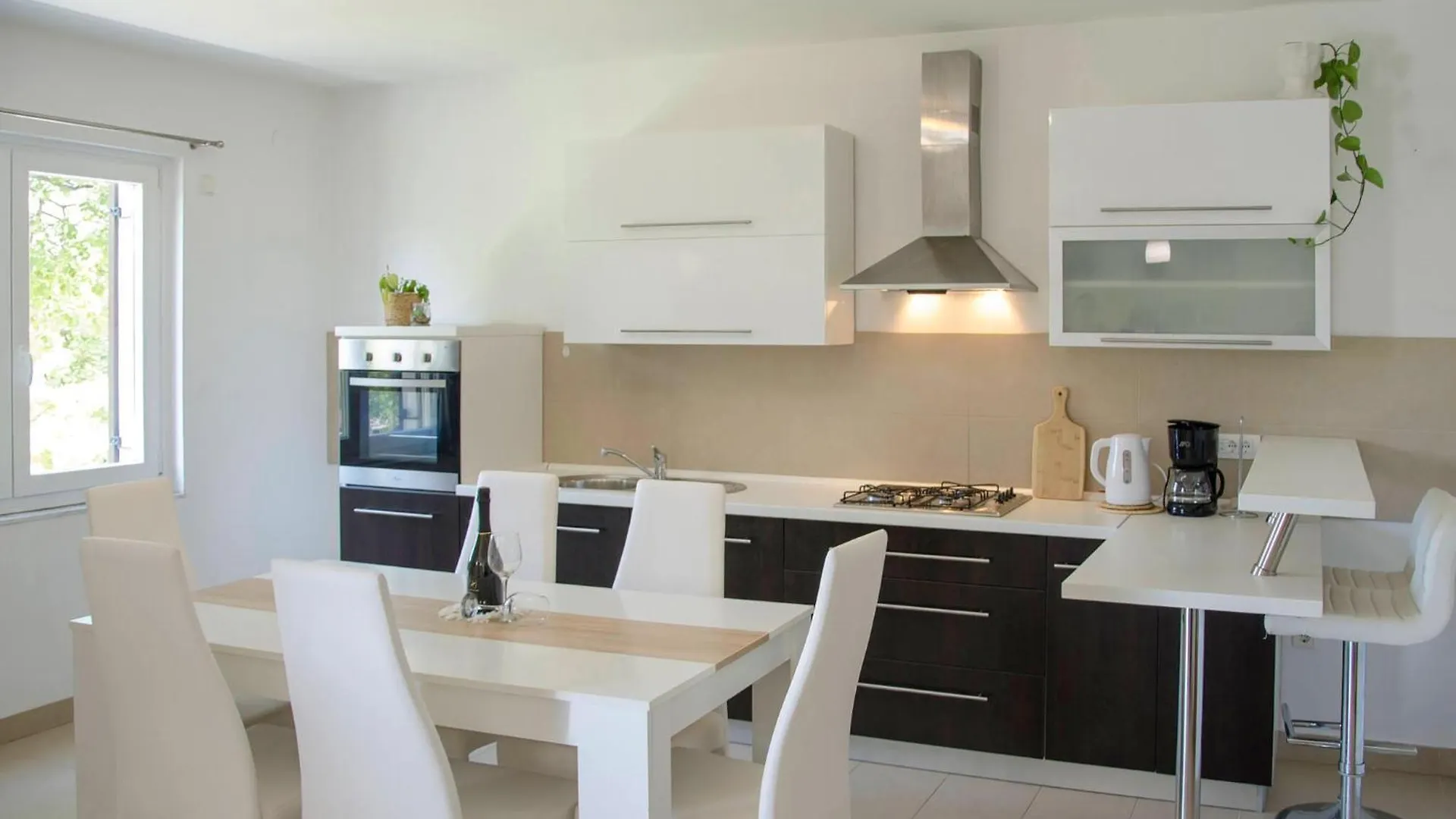 Cozy Apartment In Smrika With Kitchen